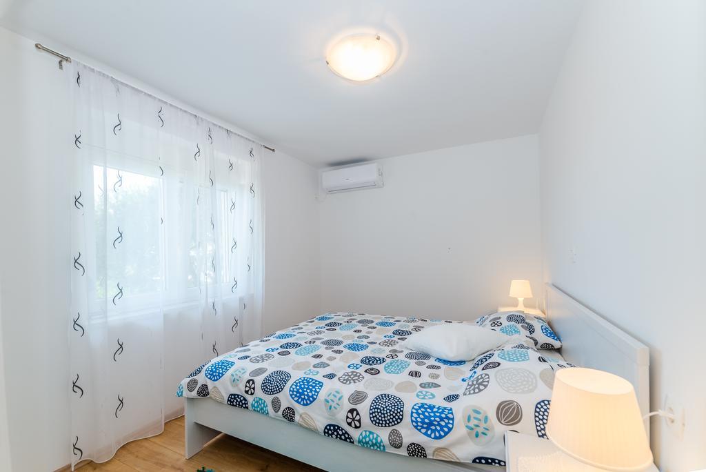 Apartment Robinson Podvrsje Buitenkant foto